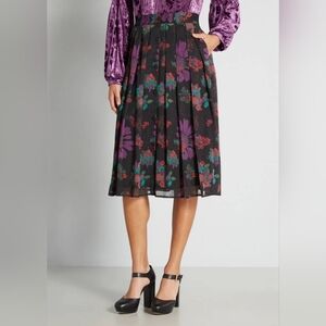 NWT Modcloth Floral Pleated Swing Midi Skirt Size 10